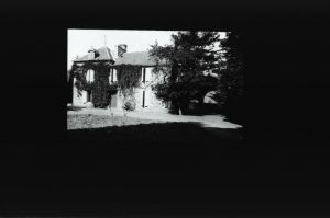 plaque de verre photographique ; Plénée-Jugon : La Touche-Sauvaget : bâtiment