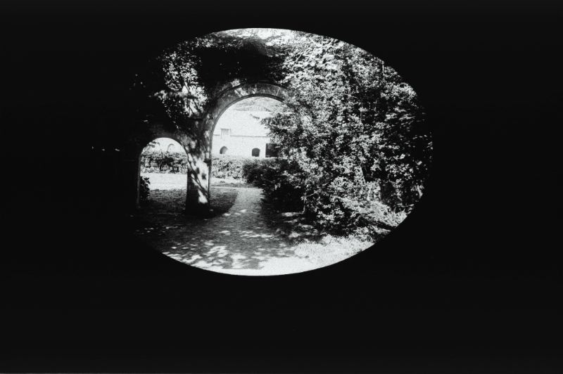 plaque de verre photographique ; Plénée-Jugon : La Touche-Sauvaget : portique