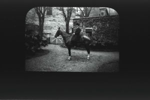 plaque de verre photographique ; Plénée-Jugon : La Touche-Sauvaget : cavalier