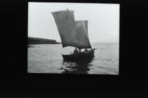 plaque de verre photographique ; Ile-aux-Moines : départ pour la pêche