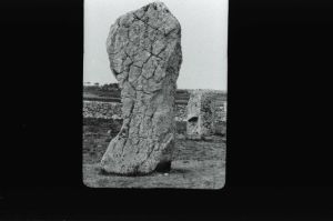 plaque de verre photographique ; Carnac : le géant du Ménec