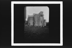 plaque de verre photographique ; Mauriac, l’église, le chœur