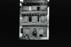 plaque de verre photographique ; Carhaix-Plouguer : bd République:maison Renaissance