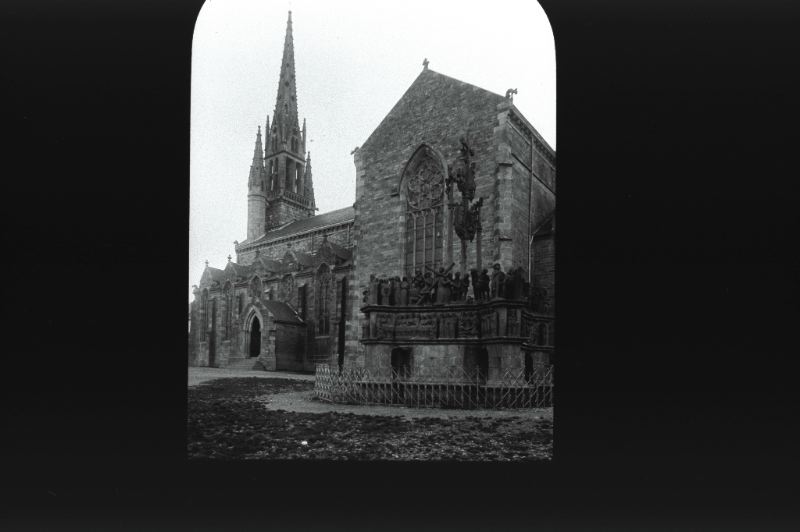 plaque de verre photographique ; Plougastel-Daoulas : église, calvaire