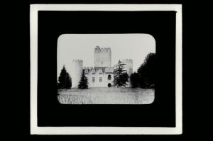 plaque de verre photographique ; château de Roquetaillade