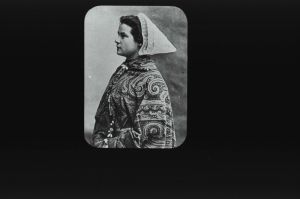 plaque de verre photographique ; Morlaix : costume féminin