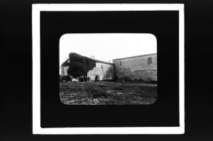 plaque de verre photographique ; Ordonnac, Abbaye de l’Isle, bâtiments conventuels