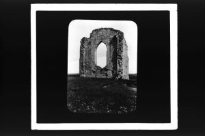 plaque de verre photographique ; Ordonnac, Abbaye de l’Isle, abside