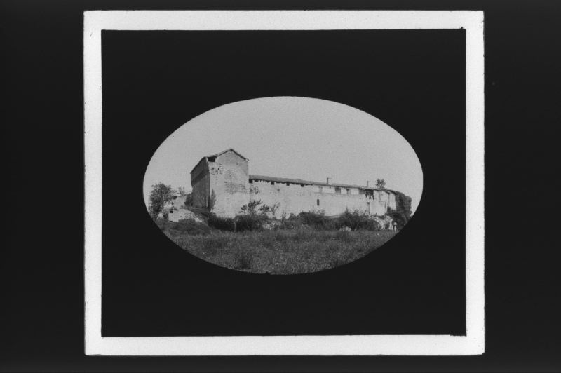 plaque de verre photographique ; Gironde, Saint-Quentin, château de Bisquetan, remparts