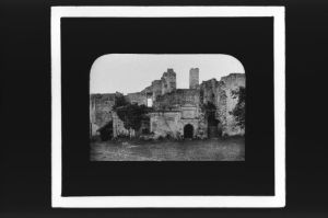 plaque de verre photographique ; Sulpice de Guilleragues, château de Guilleragues, entrée XIV