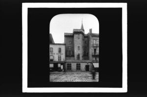 plaque de verre photographique ; Périgueux, Maison du XV, Place de la Mairie