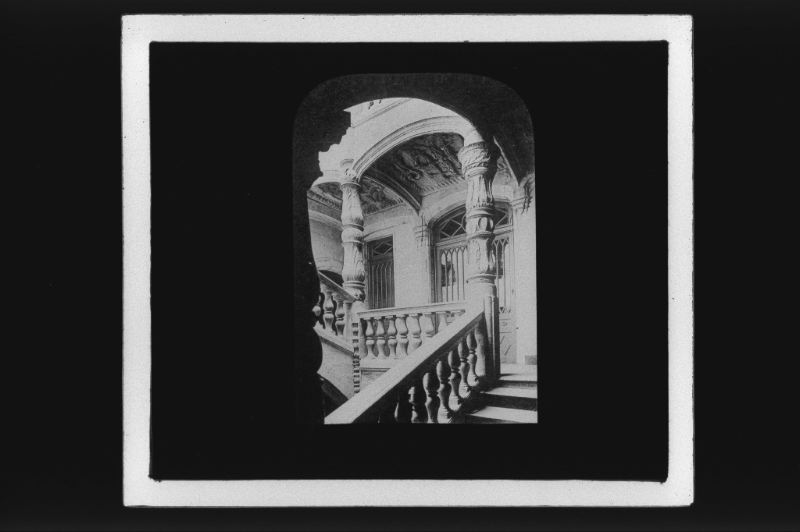 plaque de verre photographique ; Périgueux, Maison Gaillard, escalier renaissance