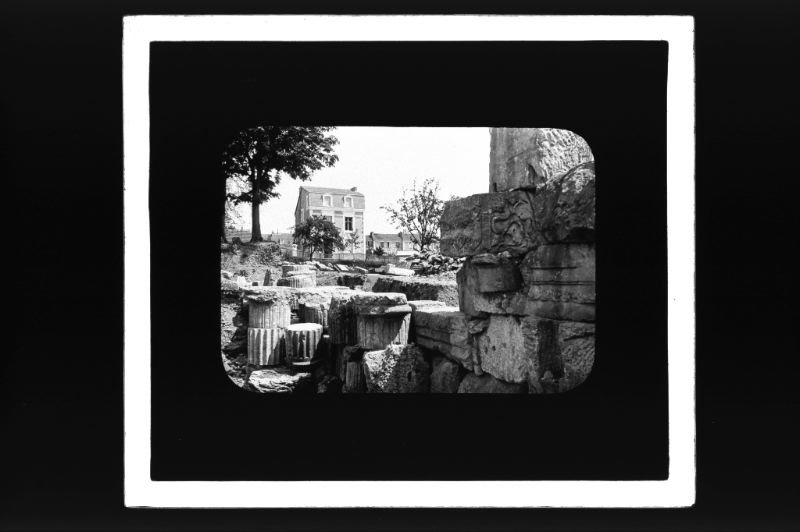 plaque de verre photographique ; Périgueux, mur gallo-romain