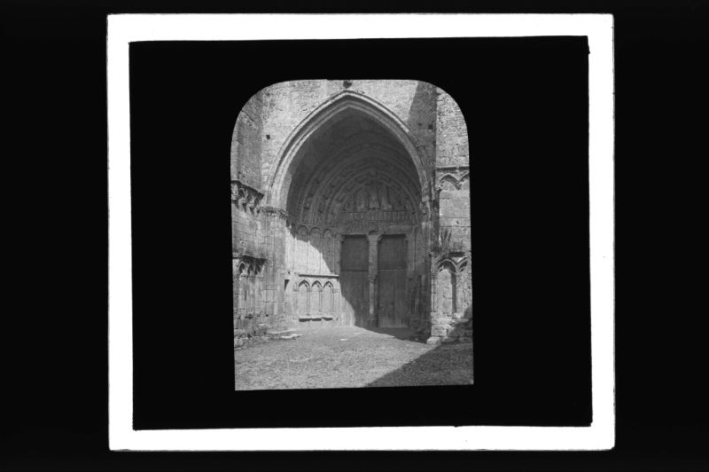 plaque de verre photographique ; Landes, Aire s/Adour, l’église du Mas