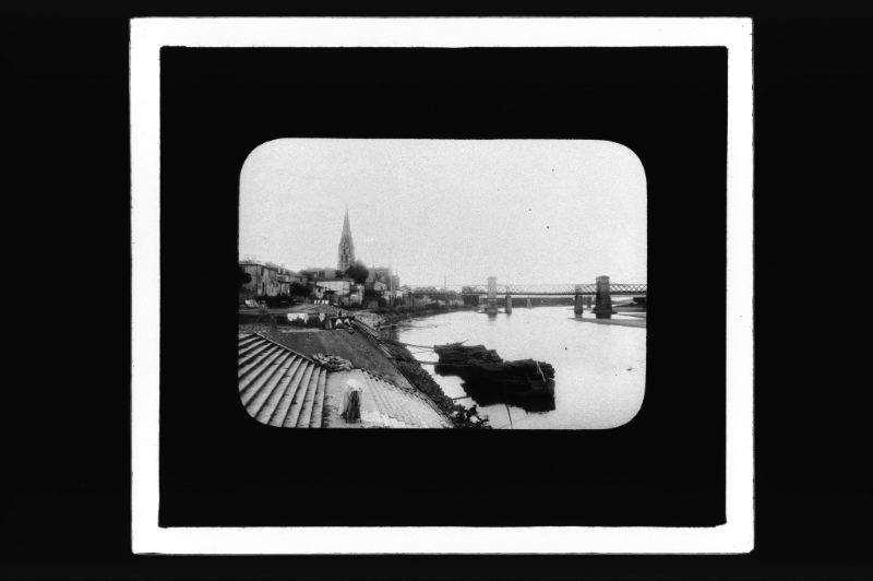 plaque de verre photographique ; Langon, le port