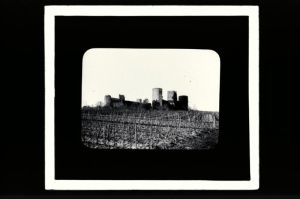 plaque de verre photographique ; Budos, Le château côté est