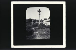 plaque de verre photographique ; Cabara, Croix de cimetière XVII