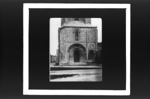 plaque de verre photographique ; portail de la Collégiale de Saint-Emilion