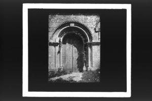 plaque de verre photographique ; Porte de l’église de Francs