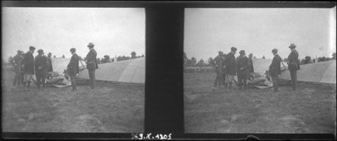 plaque de verre photographique ; monoplan 8 au sol, plan serré