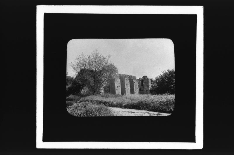 plaque de verre photographique ; Blaye, Ruines du château de Caribert