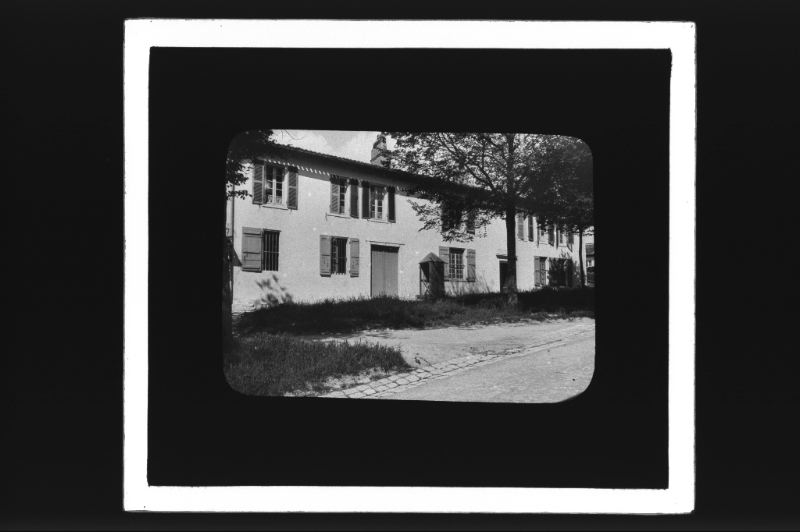 plaque de verre photographique ; Blaye, Maison où fut internée la Duchesse de Berry