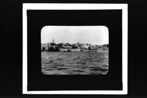 plaque de verre photographique ; Bourg, vu de la rivière