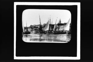 plaque de verre photographique ; Bourg, le port