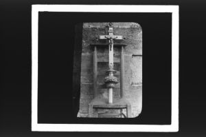 plaque de verre photographique ; Eglise d’Avensan, Christ Croix en argent sur [?] de bois (XVIIIè s)