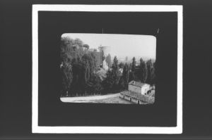 plaque de verre photographique ; La Réole, château des 4 Sos pris de la ville
