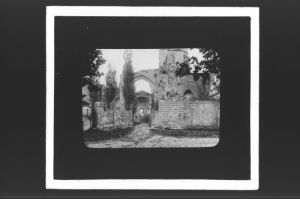 plaque de verre photographique ; La Sauve, Abbaye, entrée de l’église