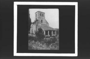plaque de verre photographique ; Eglise et porche de Saint-Aubin