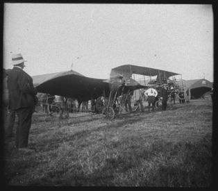 plaque de verre photographique ; Bordeaux Audemar pilote une demoiselle Santos Dumont 