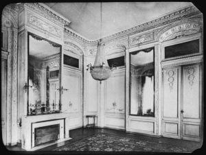 plaque de verre photographique ; Hôtel Legrix de la Salle (Annexe de la Préfecture) Salon du Secrétaire général (Louis XVI)