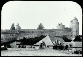 plaque de verre photographique ; Fougères : le château : les tours