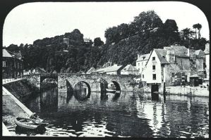 plaque de verre photographique ; Dinan : le vieux pont