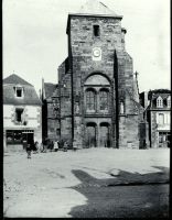 plaque de verre photographique ; Corlay : église : façade