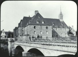 plaque de verre photographique ; Lannion : pont et hospice Sainte-Anne