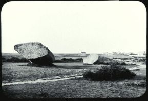 plaque de verre photographique ; Locmariaquer : grand menhir brisé