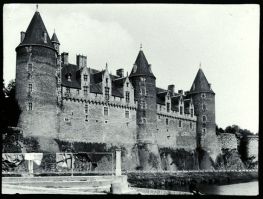 plaque de verre photographique ; Josselin : château : depuis la rivière