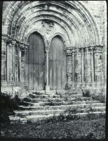 plaque de verre photographique ; Trinité-Porhoët (La) : église : portail XIIème