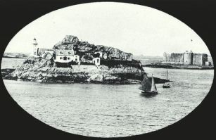 plaque de verre photographique ; Morlaix : rade : île Louet et château du Taureau