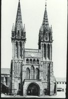 plaque de verre photographique ; Saint-Pol-de-Léon : basilique : façade