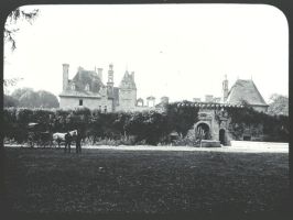 plaque de verre photographique ; Saint-Vougay : château de Kerjean : 1ère enceinte