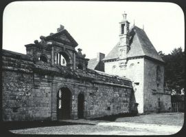 plaque de verre photographique ; Saint-Vougay : château de Kerjean : 2ème enceinte