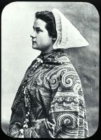 plaque de verre photographique ; Morlaix : costume féminin