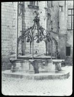 plaque de verre photographique ; Nantes : château : puits dans la cour