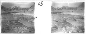 plaque de verre photographique ; La banquise disloquée après une tempête dans la baie Nord de l’île Wandel