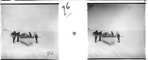 plaque de verre photographique ; Le raid continue en poussant la baleinière sur la glace ; et pendant 22 jours on a marché pour aller relever les cotés de la Terre Emile Loubet