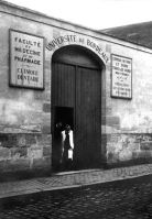 tirage photographique ; Portail d’entrée rue Henri IV